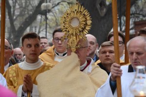 Dziś wierni Kościoła katolickiego świętują Zmartwychwstanie Pańskie