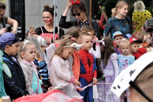 Księżniczki, superbohaterowie i magiczne zwierzęta opanowały Olsztyn. W stolicy Warmii i Mazur rozpoczęły się Światowe Dni Bajki