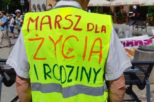 Ulicami kilkunastu miast Warmii i Mazur przeszły Marsze dla Życia i Rodziny. W Olsztynie przebiegał pod hasłem 