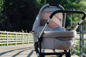 Kompletnie pijani rodzice zajmowali się 2-letnim dzieckiem