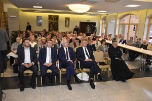 Uniwersytet Trzeciego Wieku wznawia działalność i zaprasza na wykład