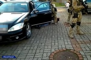 Grupa przestępcza zajmująca się stręczycielstwem rozbita. CBŚP zatrzymało czterech mieszkańców Warmii i Mazur