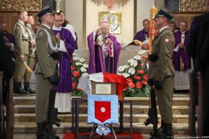 Ostatnie pożegnanie marszałka seniora Kornela Morawieckiego