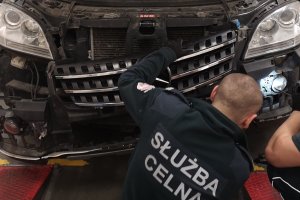 Rekordowy przemyt w Grzechotkach. W wykryciu kontrabandy pomógł pies
