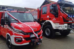 Będzie bezpieczniej w Świątkach i okolicy. Strażacy ochotnicy otrzymali nowe wozy