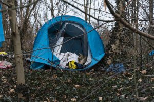 Służby zwracają uwagę na osoby bezdomne. Działa także jadłodajnia Caritas