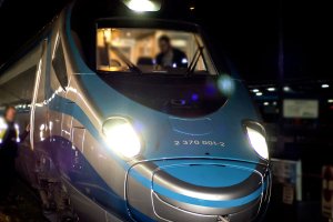 Nie żyje kobieta, która wpadła pod pociąg Pendolino. Przez kilka godzin zablokowana była trasa kolejowa kolejowa Warszawa-Gdańsk