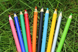 Jak mogłyby wyglądać tańczące roboty? Złap kredki i daj się ponieść wyobraźni