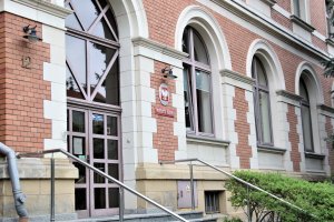 Prokuratura bada okoliczności wystrzału w komendzie policji w Szczytnie