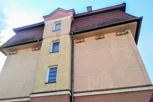 Ełcki ratusz pomaga ptakom. W mieście pojawiły się budki dla jerzyków