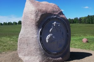 Litewskie wojsko przywiozło na Pola Grunwaldu 14-tonowy głaz