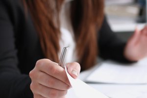 Długi weekend z przerwą w pracy urzędów. Gdzie załatwisz sprawy w poniedziałek?