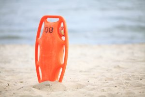 Rozpoczął się sezon kąpielowy. Na których plażach będą czuwać ratownicy?