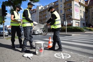 Odłóż telefon przed przejściem dla pieszych. W Elblągu ruszyła akcja Piktogram