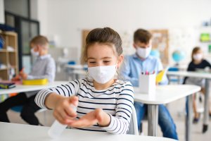 Nauka zdalna i hybrydowa. Które szkoły na Warmii i Mazurach tak pracują?