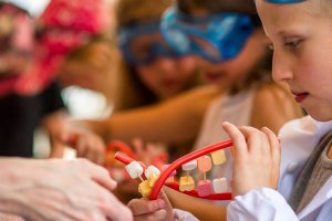 Zdalne nauczanie nie musi oznaczać rutyny. Pracownicy PAN zachęcają do udziału w Europejskiej Nocy Naukowców