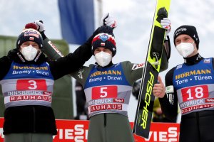 Kamil Stoch znokautał rywali. Dwóch Polaków na podium Turnieju Czterech Skoczni w Innsbrucku