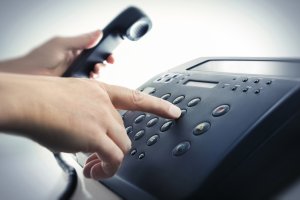 Pierwszy miesiąc działania Teleplatformy Pierwszego Kontaktu. Jaką pomoc oferuje?