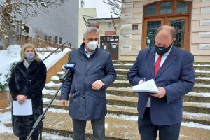 PiS odpiera zarzuty opozycji. 