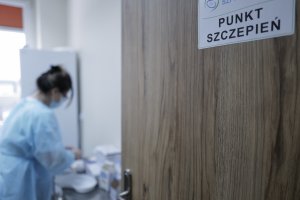 W Elblągu punkt szczepień przenosi się z poradni do bursy. „Będzie więcej miejsca i większy komfort pacjentów”