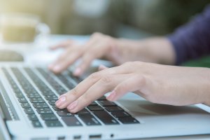 Oszustwa były jej stałym źródłem dochodu. Usłyszała prawie 250 zarzutów