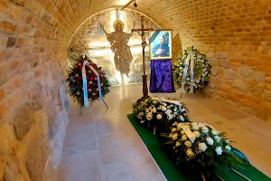 Olsztyn pożegnał arcybiskupa seniora Wojciecha Ziembę. Oglądaj wideo z uroczystości pogrzebowych