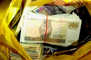 Nielegalne papierosy i alkohol w powiecie braniewskim. Zabezpieczono ponad 63 tysiące złotych