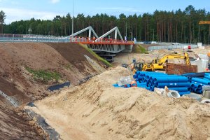 Pierwsze auta przejechały Mostem Południowym nad kanałem na Mierzei Wiślanej. 