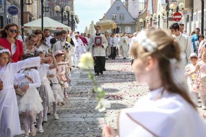Procesje Bożego Ciała w regionie. Sprawdź, którymi ulicami przejdą