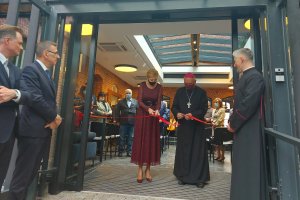 Oficjalnie otwarto Hospicjum Stacjonarne dla Dzieci Caritas. W otwarciu uczestniczyła Pierwsza Dama