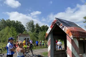 Rowerowa lekcja historii w gminie Morąg. Uczestnicy rajdu szlakiem mało znanych zabytków przejechali około 30 km