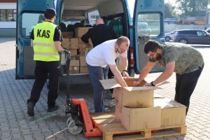 Funkcjonariusze administracji skarbowej przekazali towar z przemytu Caritasowi. Do czego posłuży?