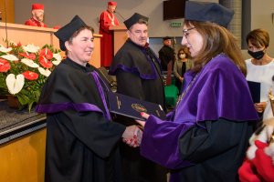 Wyjątkowa uroczystość na UWM. Dyplomy otrzymali nowi naukowcy