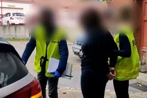 Sprzedawali podrabiane perfumy. Grupa z Olsztyna oszukała kilkanaście tysięcy osób