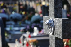 Opłaty za groby murowane pod lupą sądu
