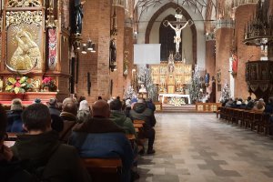 Abp Górzyński: człowiek odwrócony od Boga pogrąża się w ciemności