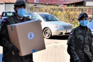 Mieszkańcy Elbląga przygotowują paczki dla bohaterów walk o niepodległość Polski