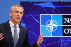 NATO zwiększa wsparcie dla Ukrainy. Wysyłana jest broń, pieniądze i środki medyczne