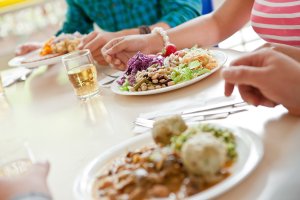 Zaprosili uchodźców na rodzinny obiad. 