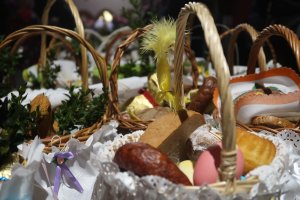 Ukradł święconkę i słono za to zapłacił