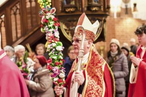 Metropolita warmiński w Niedzielę Palmową o przewrotności ludzi