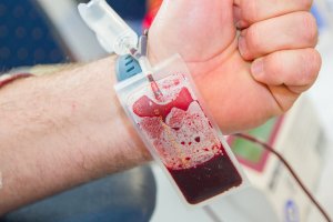 Centrum krwiodawstwa apeluje o oddawanie krwi. 