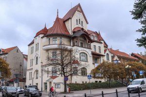 Wystawa Renaty Zimnickiej-Prabuckiej: Kryzysy, Krynoliny, Miniatury hiszpańskie