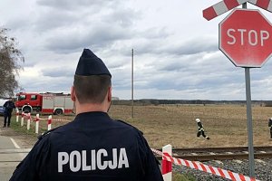 Bądźmy ostrożni na przejazdach kolejowych. Grzechem kierowców są pośpiech i brawura