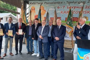 Pszczelarzy nie brakuje. W Karczowiskach Górnych trwają targi pszczelarskie