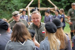 Prezydent Duda u harcerzy z Ukrainy i Litwy wypoczywających na Warmii
