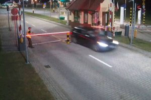 Uparcie chciał do Rosji. Staranował szlaban na przejściu