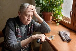 Wzrosło zadłużenie seniorów. Obecnie wynosi kilka miliardów złotych