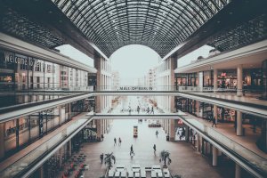 Jak znaleźć najlepszych fachowców i polecane markety w swojej miejscowości?