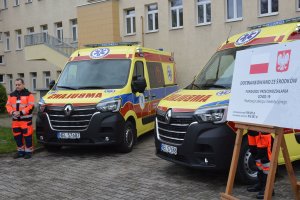 Szpital w Ełku otrzymał dwie nowe karetki